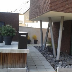 Zicht op inkom via Dreef